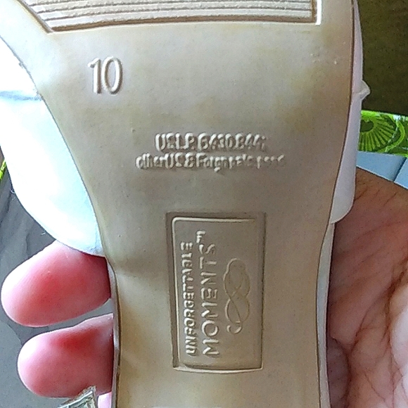 Unforgettable Moments Vintage Satin Rhinestone Heels (Fits Like a Size 9) - Picture 6 of 14